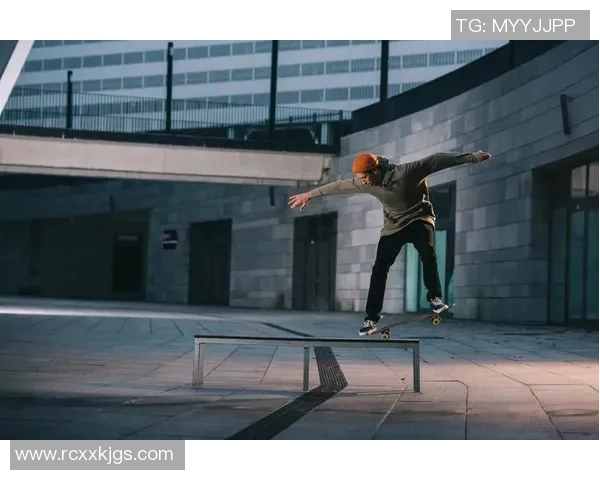 重庆滑板队的节奏与风格探索：滑板文化的碰撞与融合