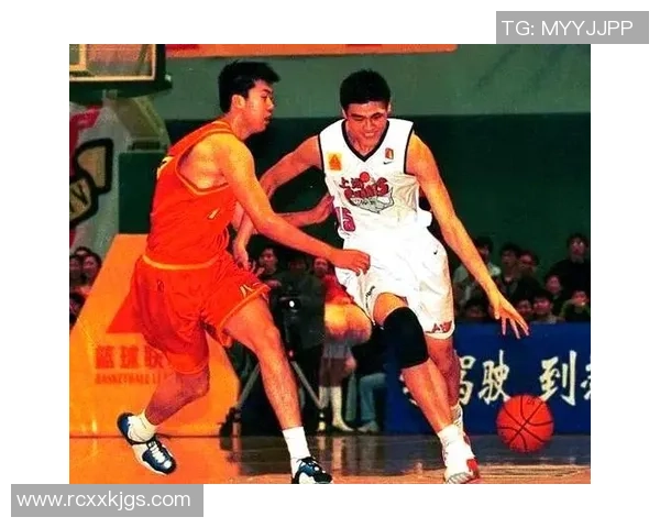 阿伦与姚明的传奇对决：篮球场上的友谊与竞争交织的故事