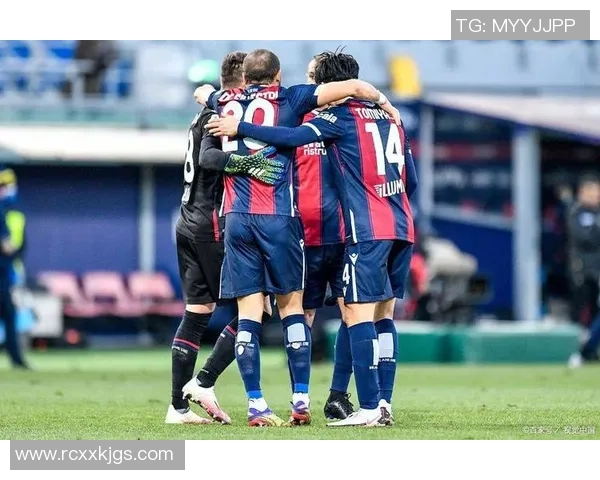 友谊赛精彩对决波尔图与那不勒斯战成平局帽子戏法引发全场欢呼