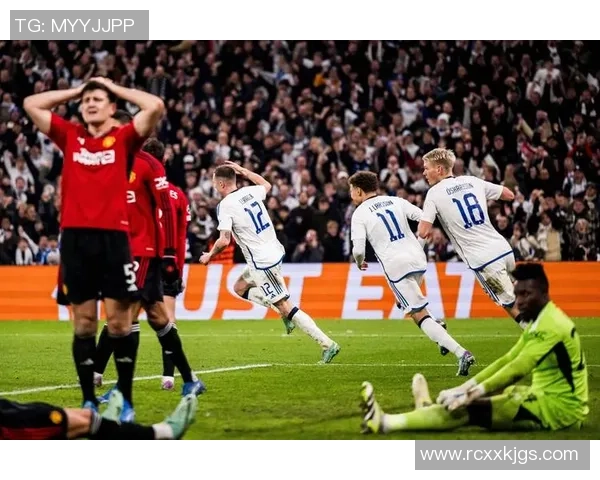 欧联杯精彩对决拜仁与曼联战成平局绝杀时刻震撼全场评论分析