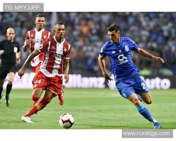 英超精彩对决多特蒙德3-0战胜波尔图绝杀瞬间引发全场沸腾 英超精彩对决多特蒙德3-0战胜波尔图绝杀瞬间引发全场沸腾