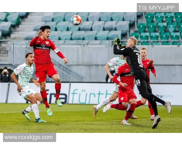 德甲精彩对决尤文图斯大胜曼联全场沸腾绝杀时刻回顾